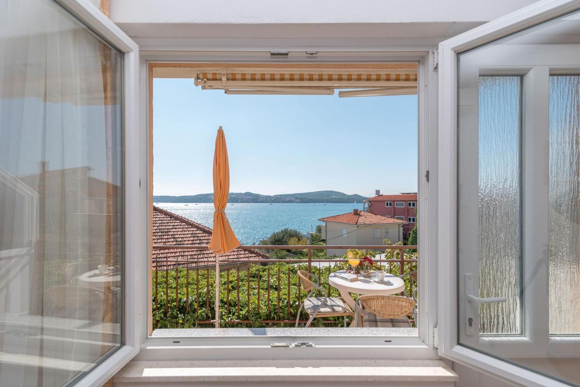 Apartments Vin Трогір Екстер'єр фото
