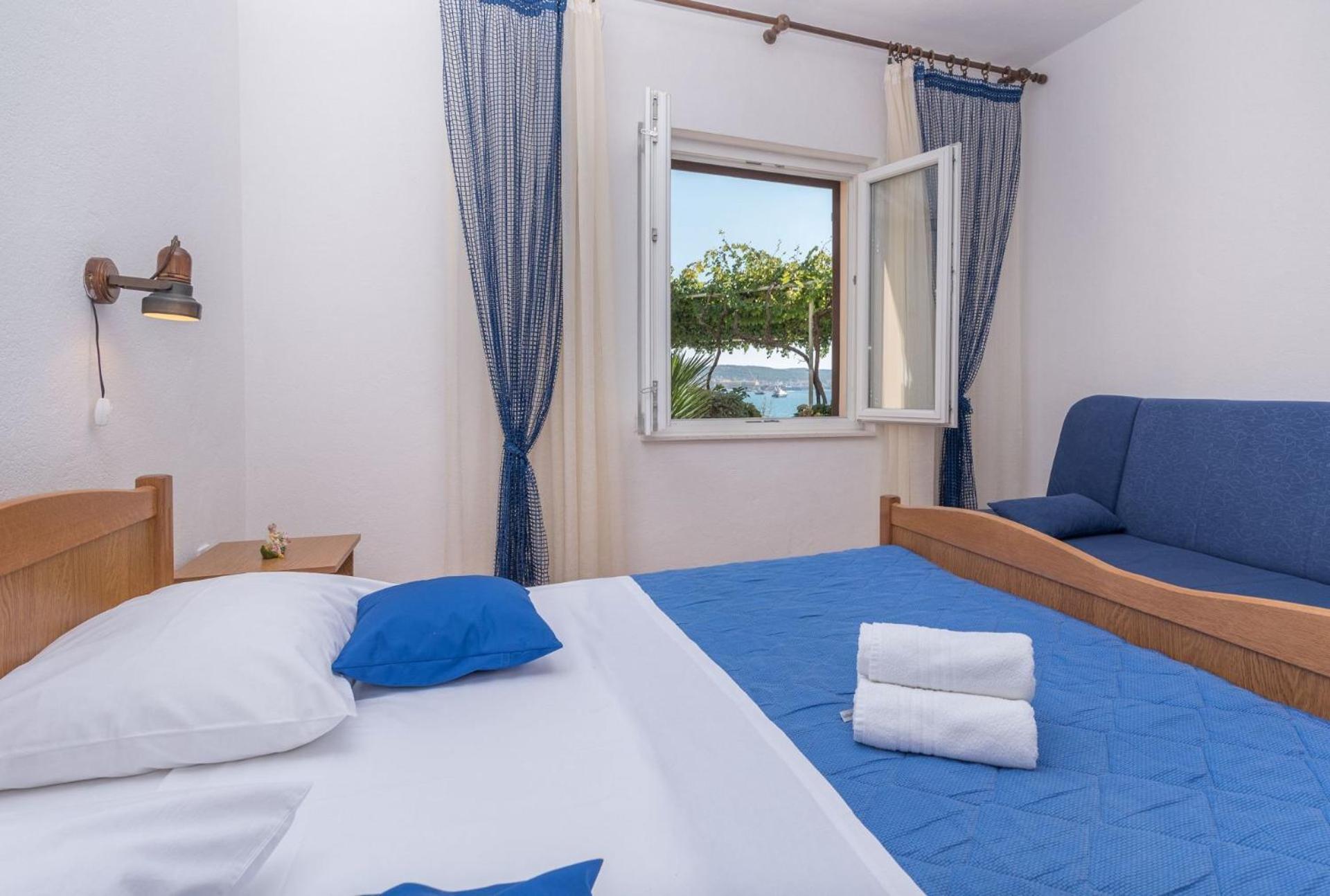Apartments Vin Трогір Екстер'єр фото